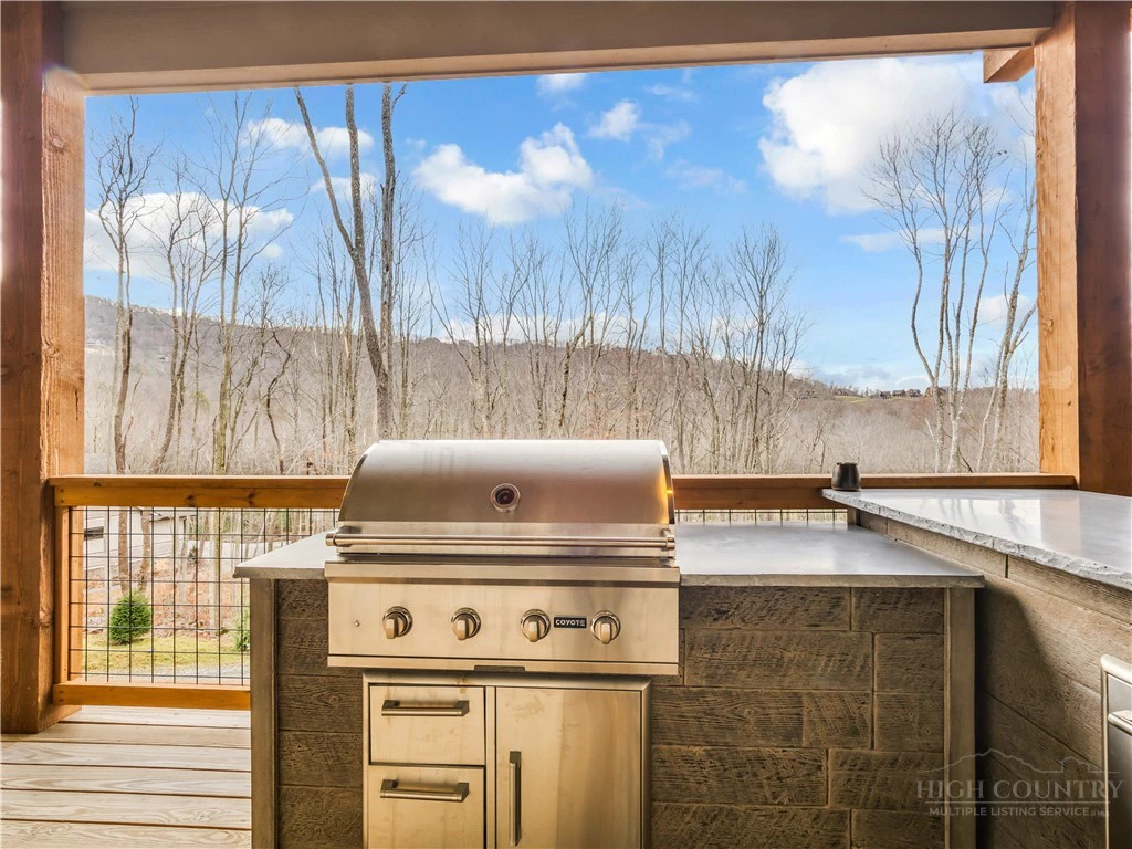 Image number 12 for the current listing