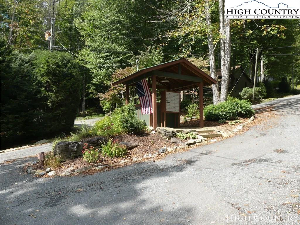 Image number 18 for the current listing