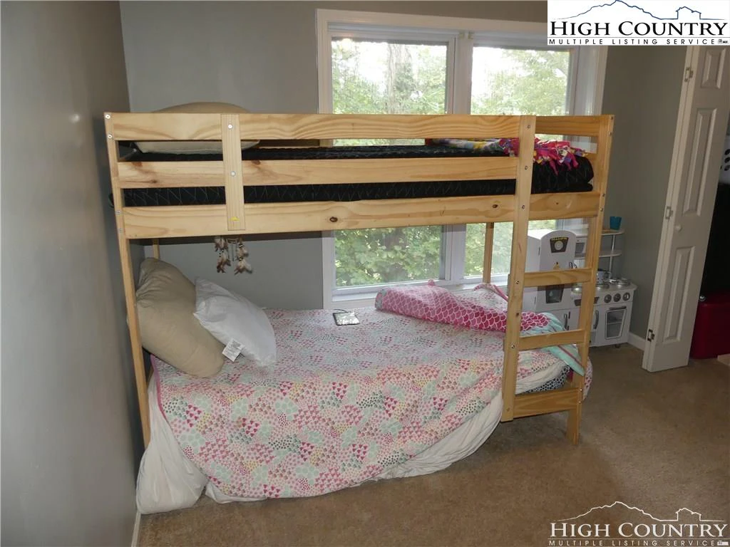 Image number 12 for the current listing