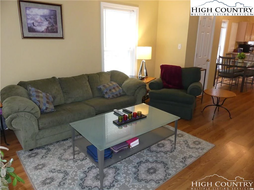 Image number 7 for the current listing