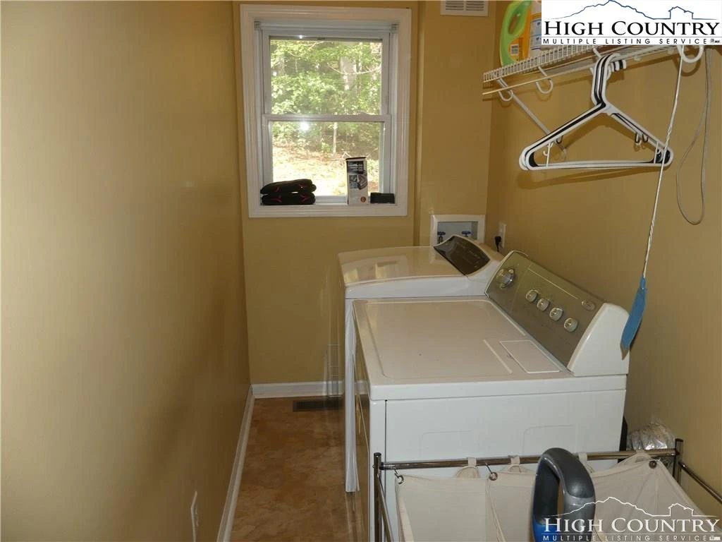 Image number 2 for the current listing