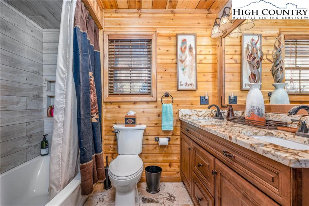 Image number 3 for the current listing