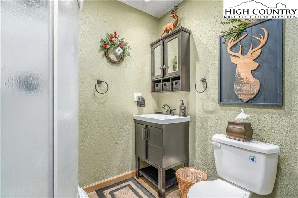 Image number 11 for the current listing