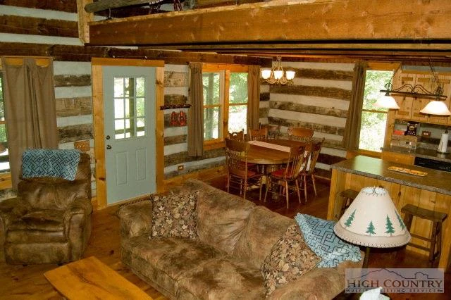 Image number 3 for the current listing