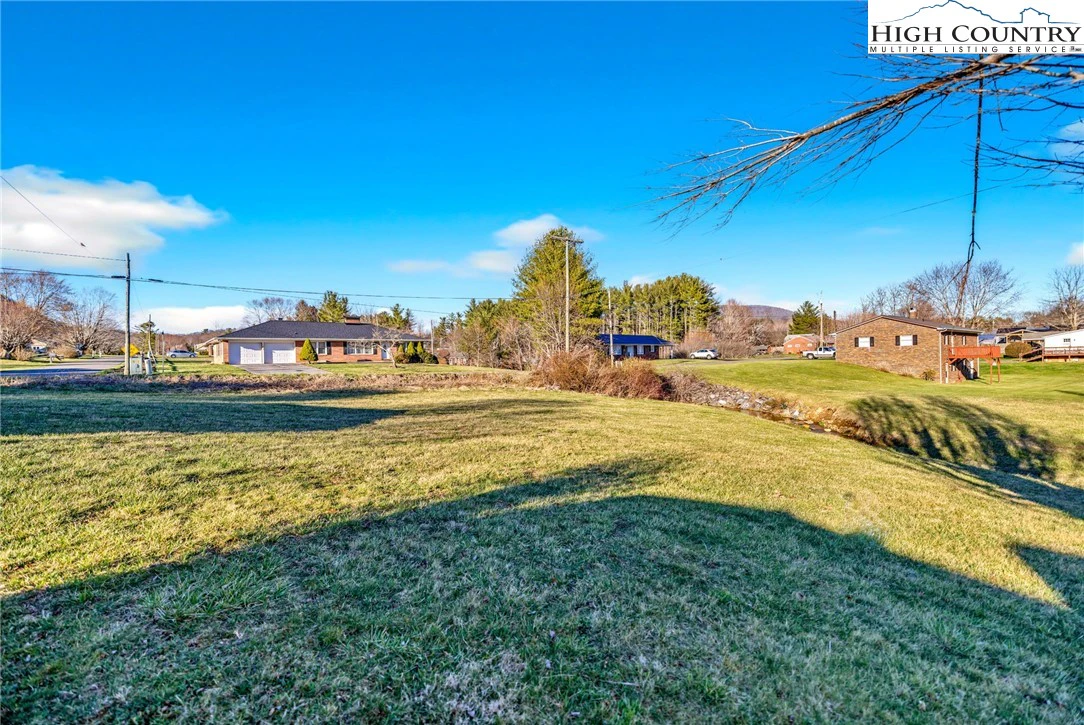 Image number 18 for the current listing