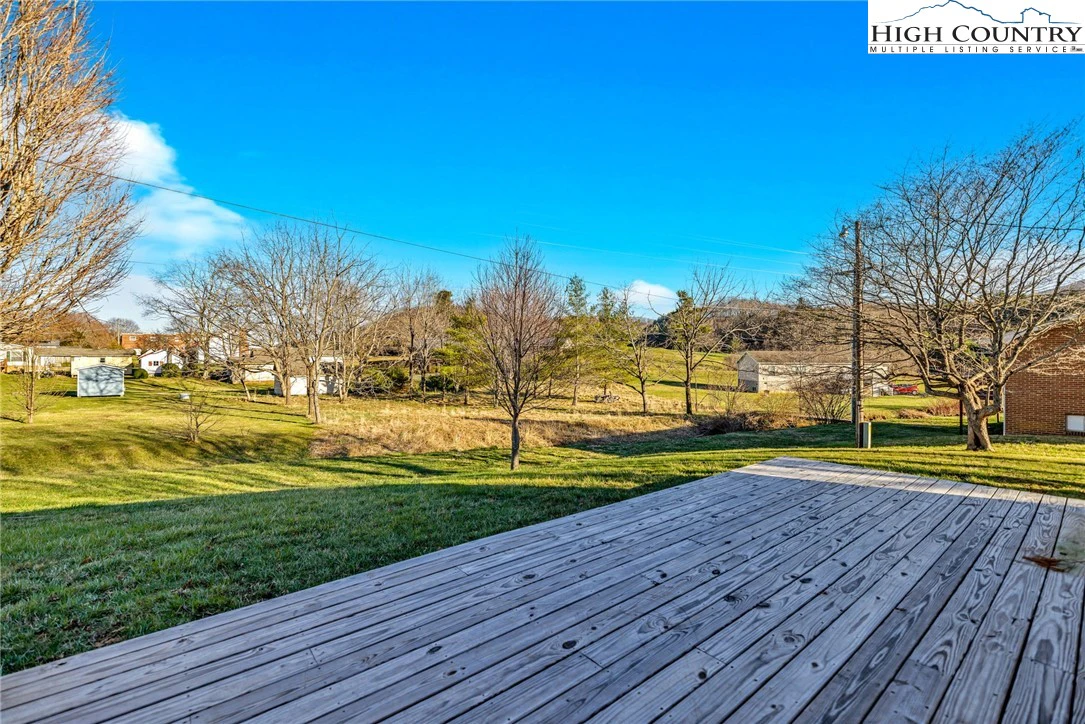 Image number 14 for the current listing