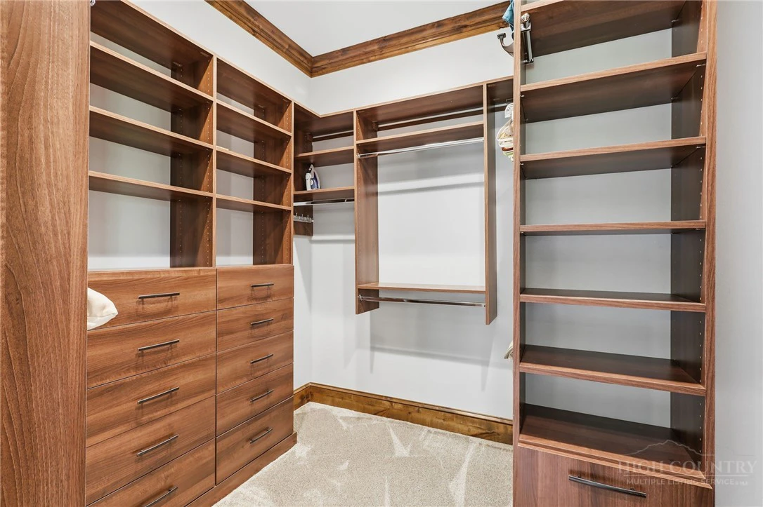 Image number 7 for the current listing