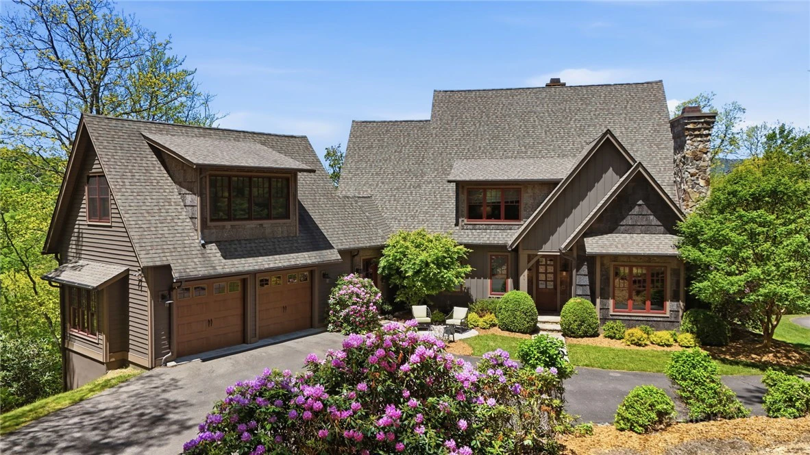 Image number 1 for the current listing