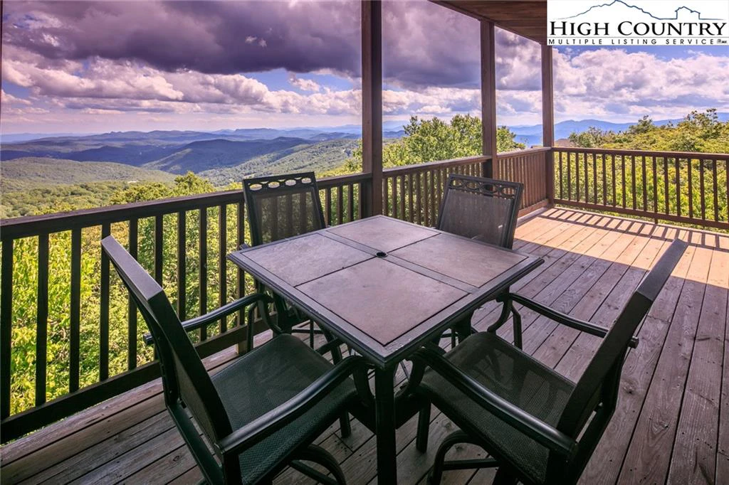 Image number 1 for the current listing