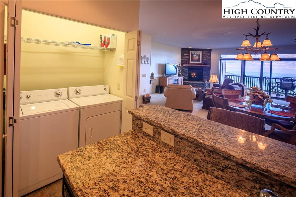 Image number 3 for the current listing
