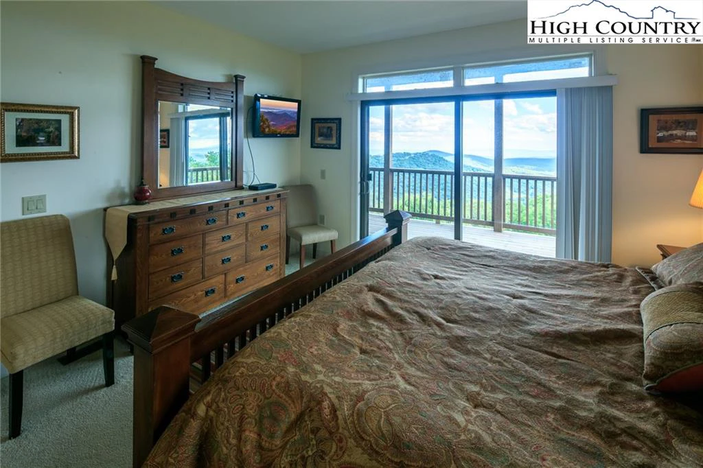 Image number 5 for the current listing