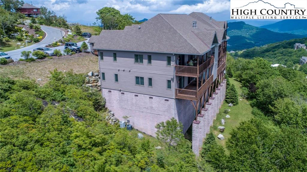 Image number 11 for the current listing