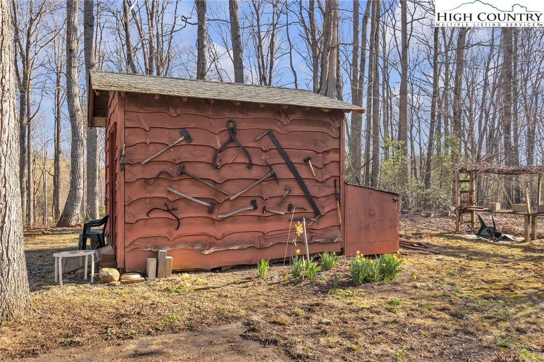 Image number 15 for the current listing
