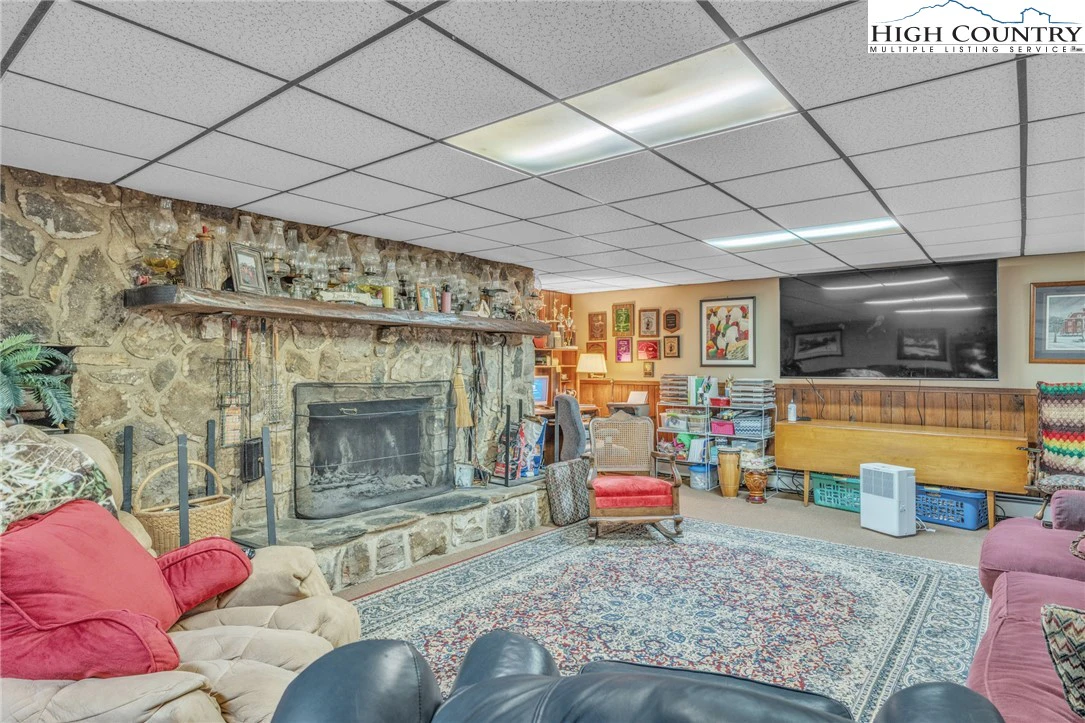 Image number 5 for the current listing