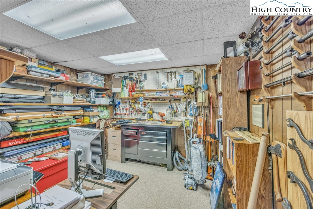 Image number 10 for the current listing