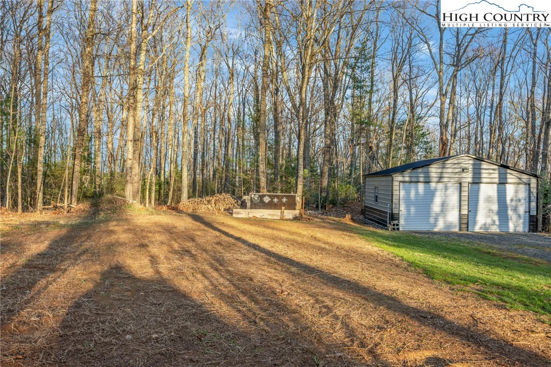 Image number 17 for the current listing