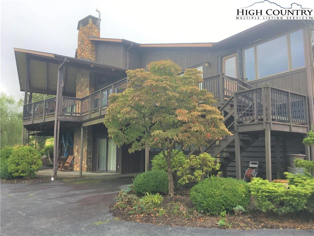 Image number 4 for the current listing