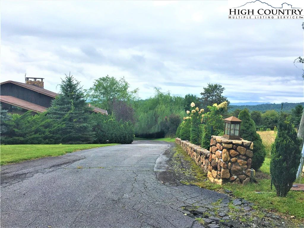 Image number 6 for the current listing