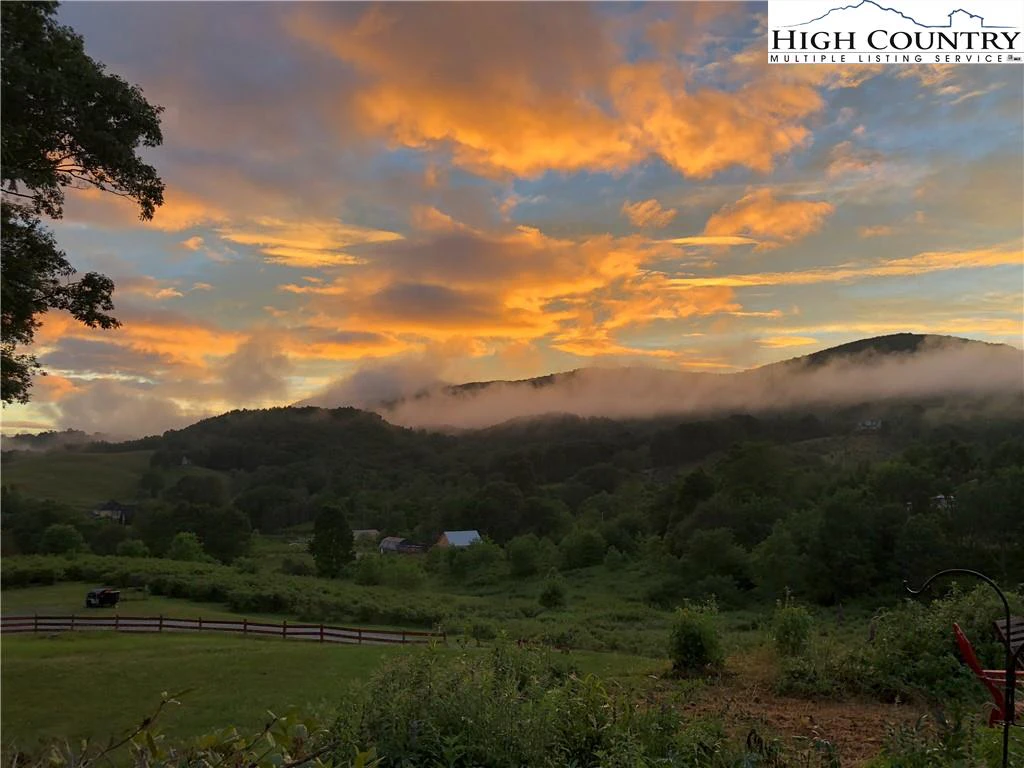 Image number 18 for the current listing