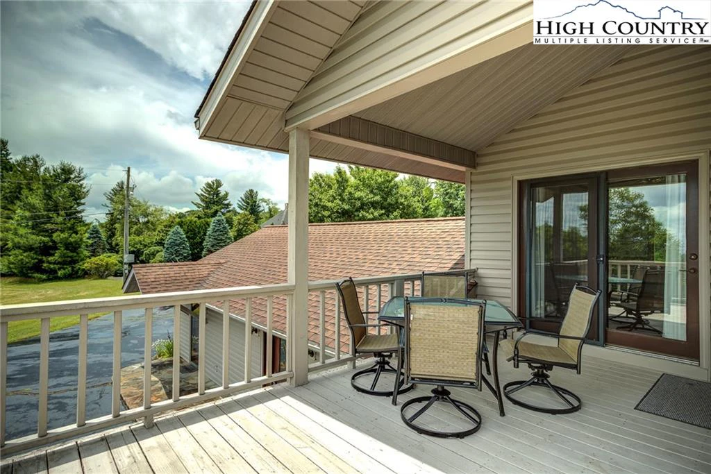 Image number 9 for the current listing