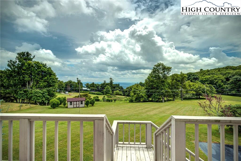 Image number 11 for the current listing