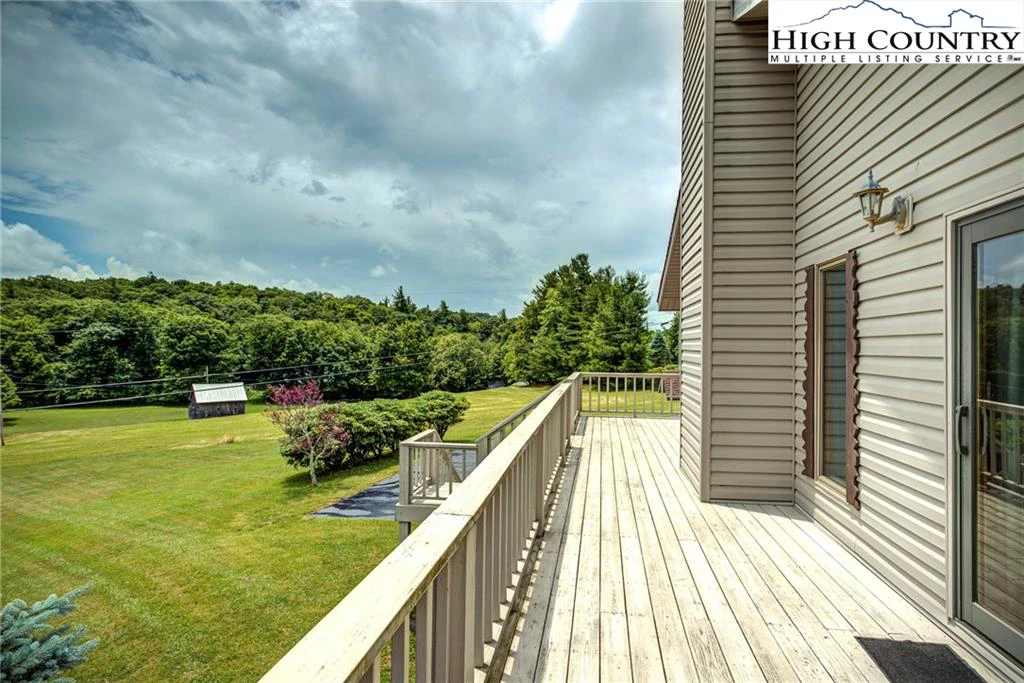 Image number 14 for the current listing