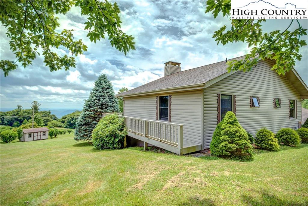 Image number 17 for the current listing