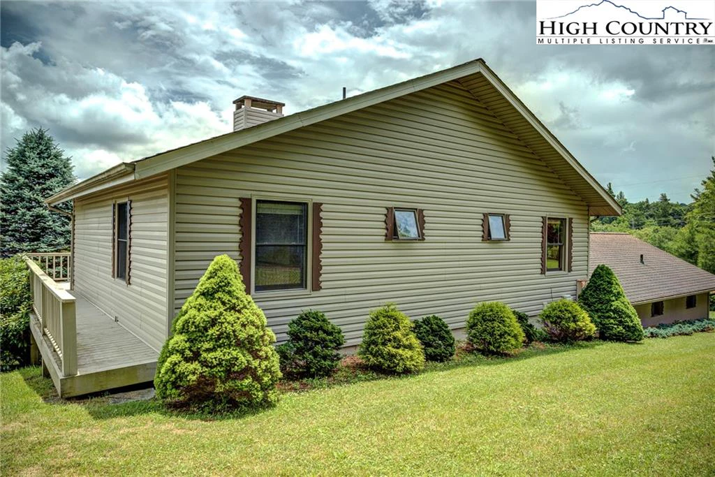 Image number 19 for the current listing