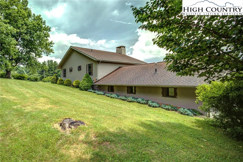 Image number 21 for the current listing