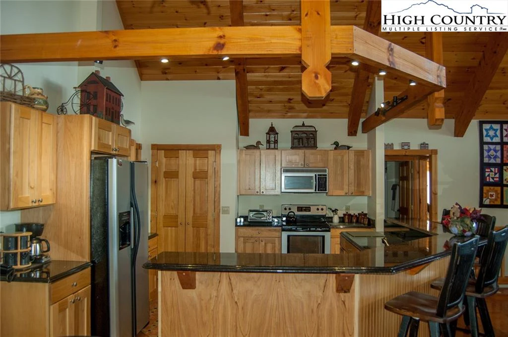 Image number 18 for the current listing