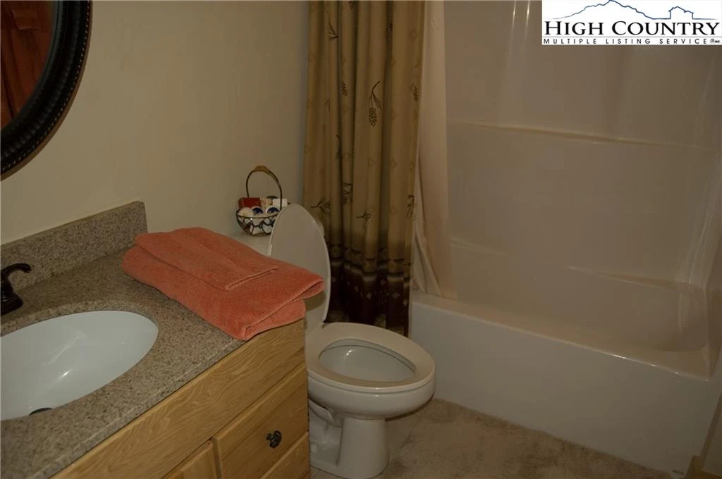 Image number 10 for the current listing