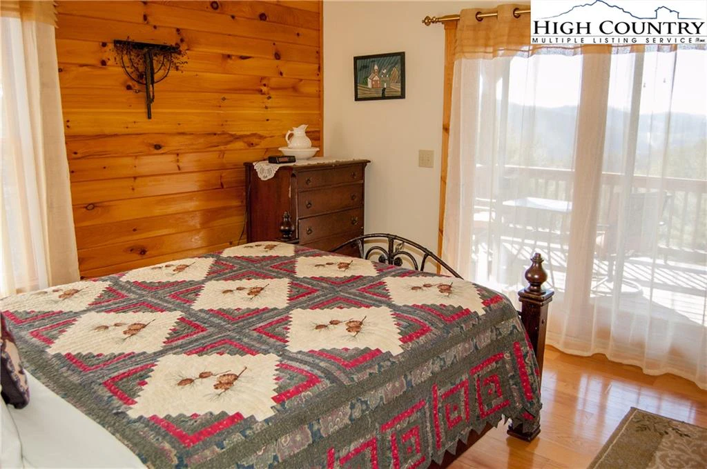 Image number 9 for the current listing