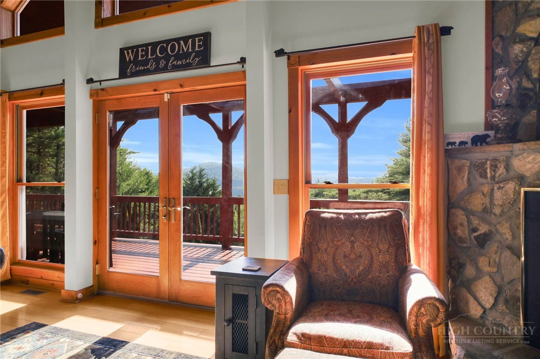 Image number 18 for the current listing