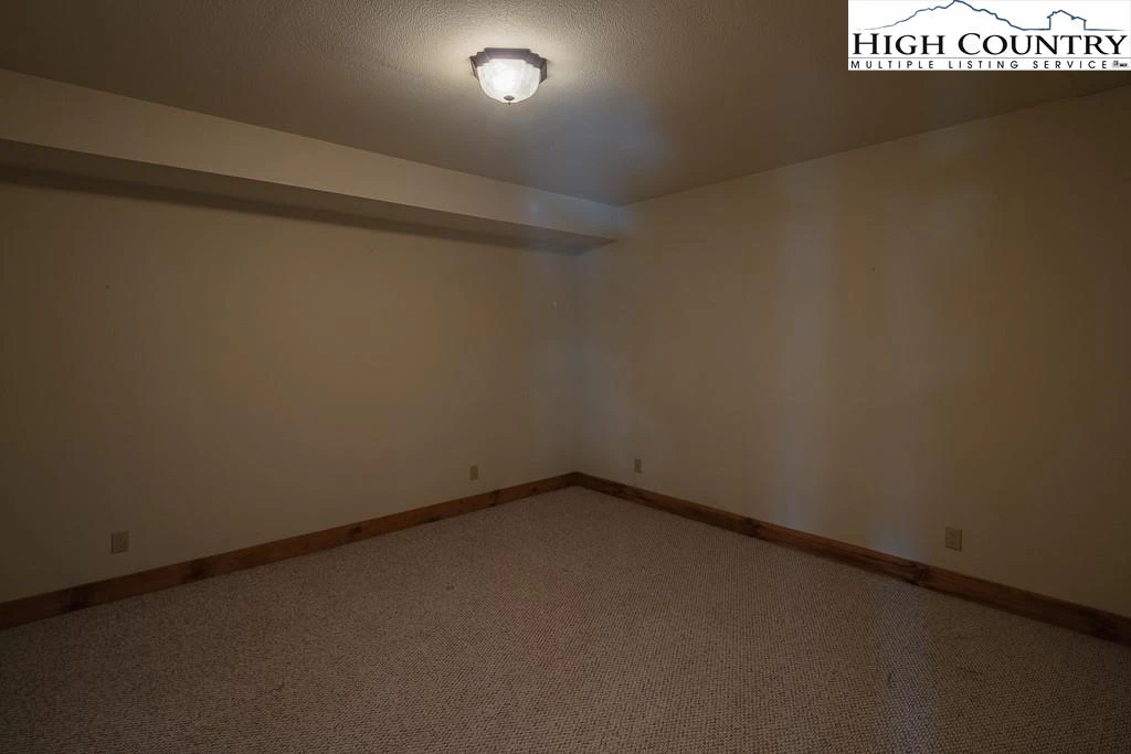 Image number 6 for the current listing