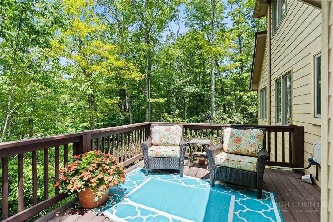 Image number 21 for the current listing