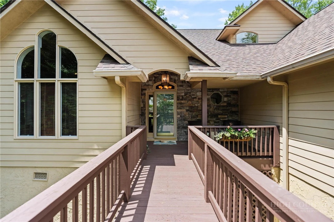 Image number 3 for the current listing