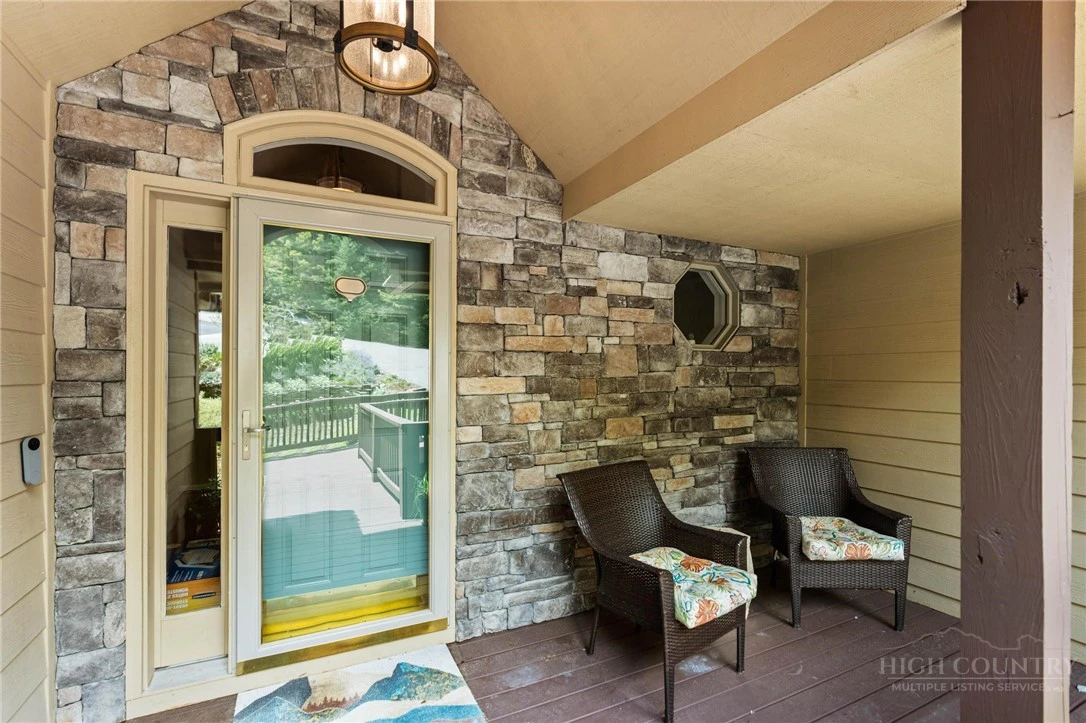 Image number 4 for the current listing