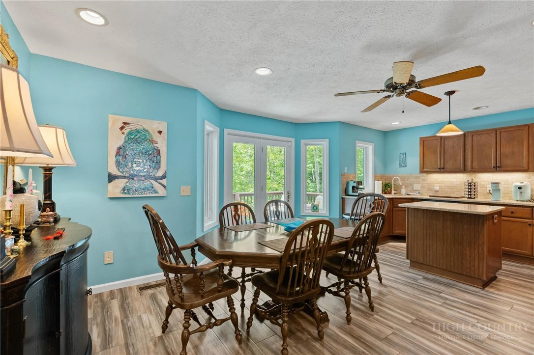 Image number 13 for the current listing