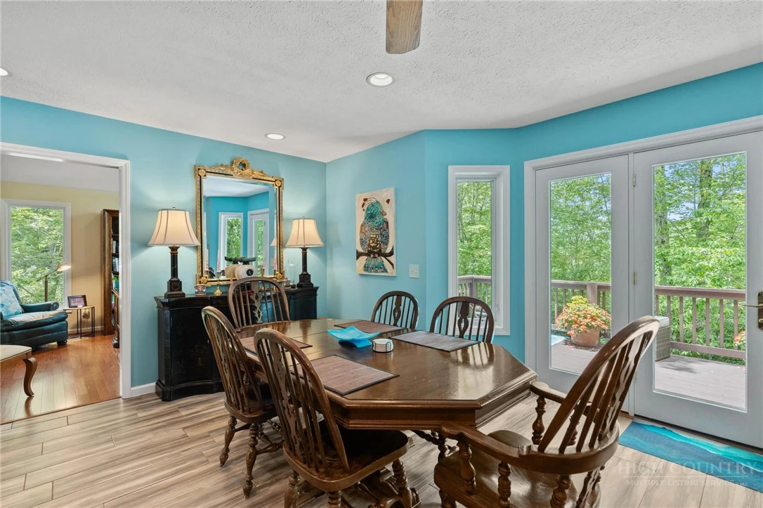 Image number 14 for the current listing