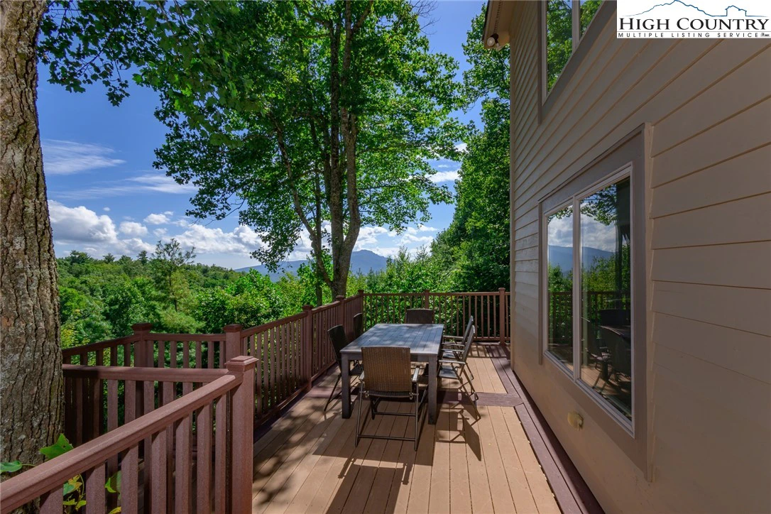 Image number 4 for the current listing