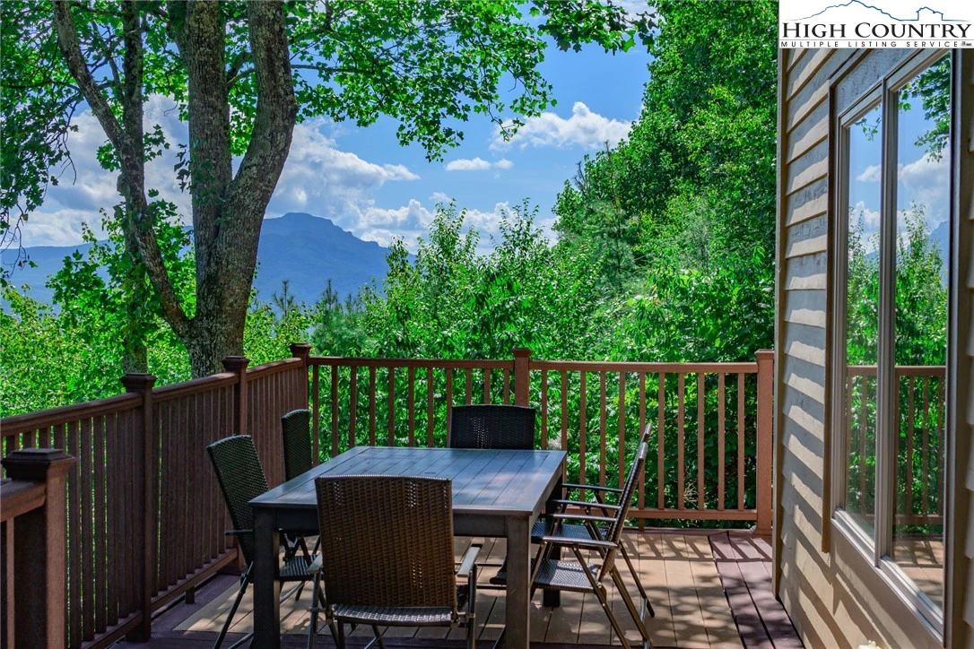 Image number 5 for the current listing