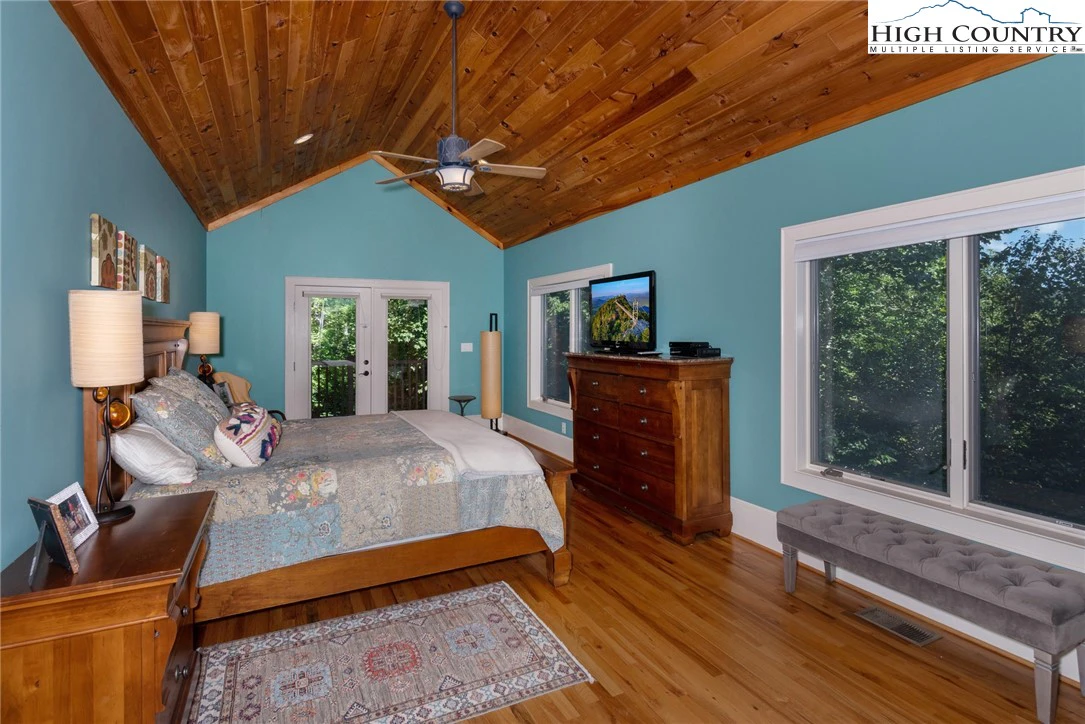 Image number 8 for the current listing