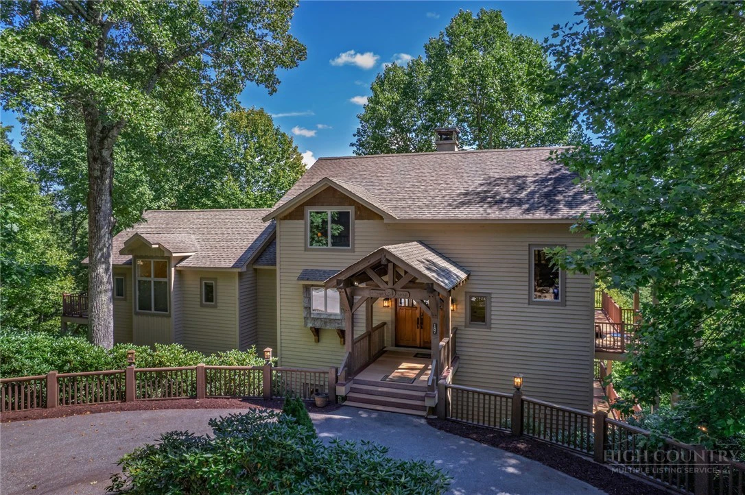 Image number 1 for the current listing