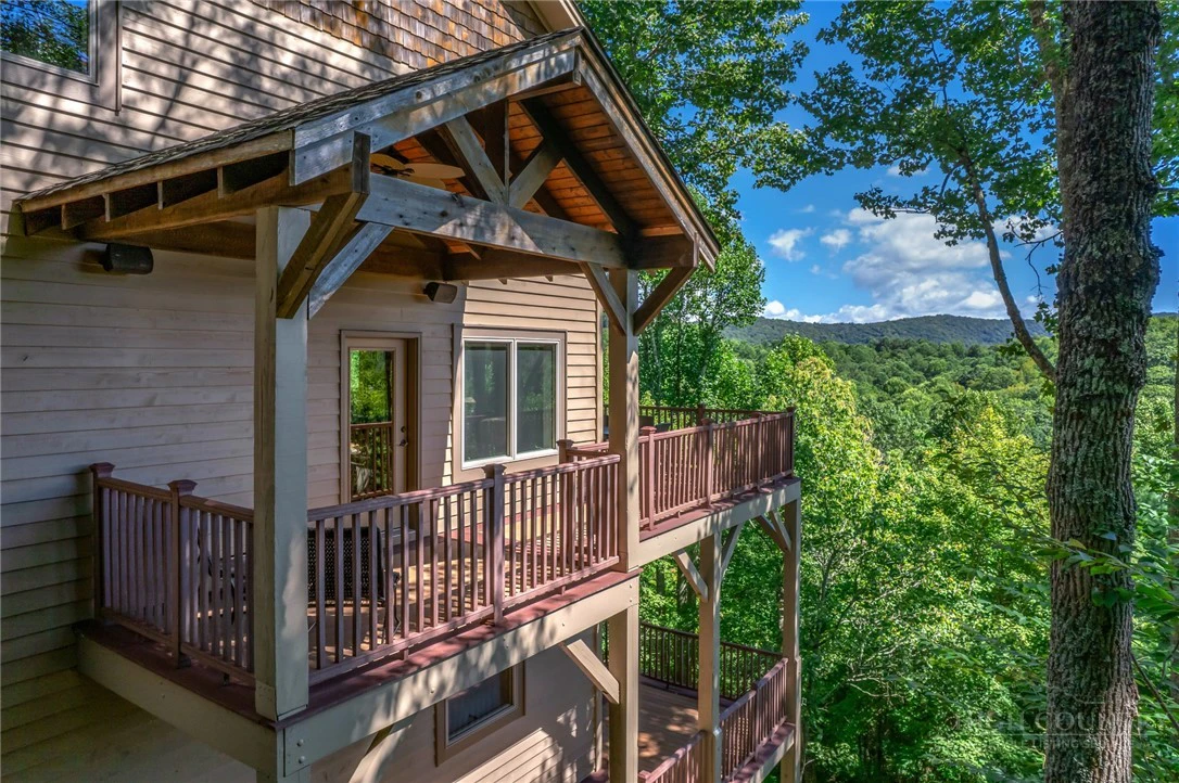 Image number 11 for the current listing