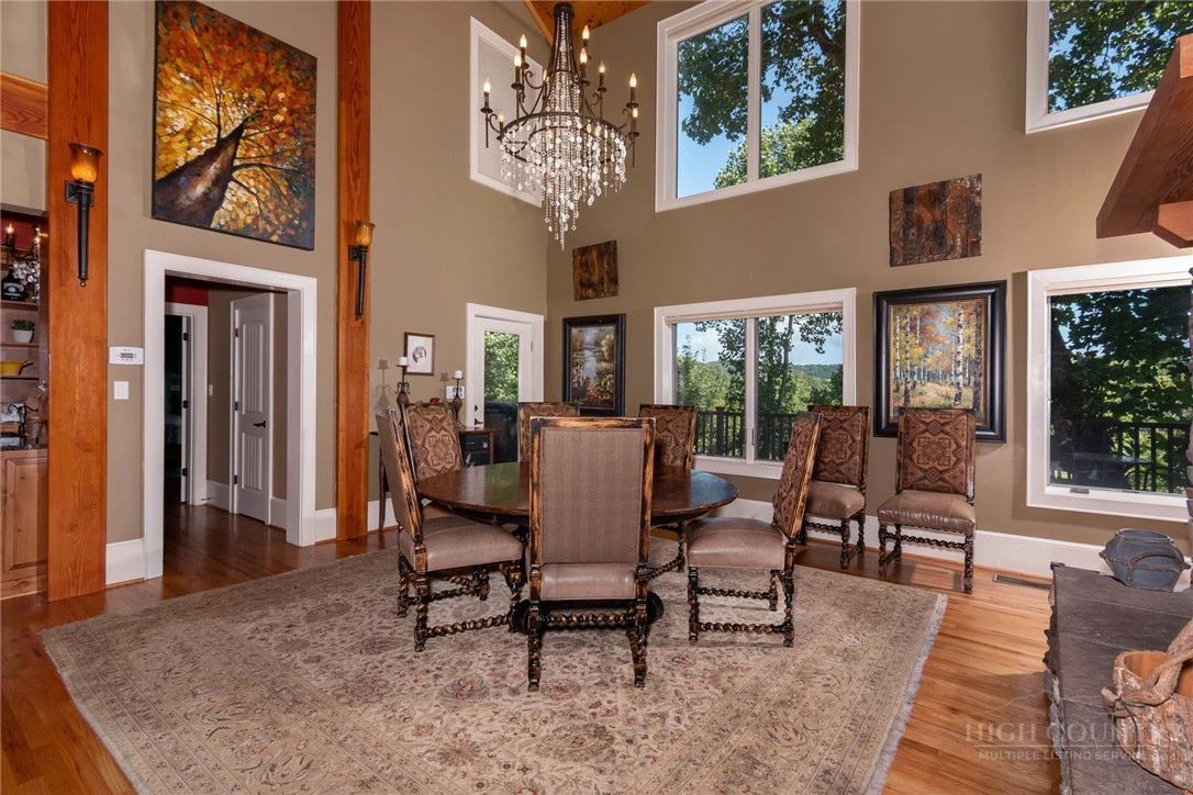 Image number 14 for the current listing