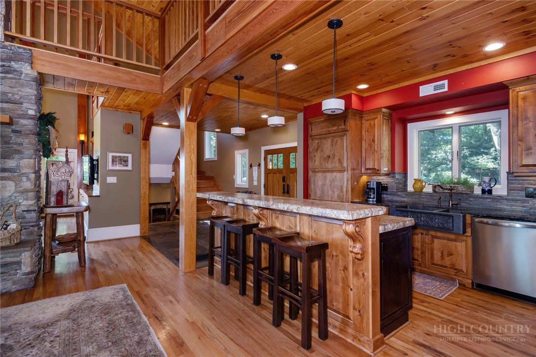 Image number 16 for the current listing