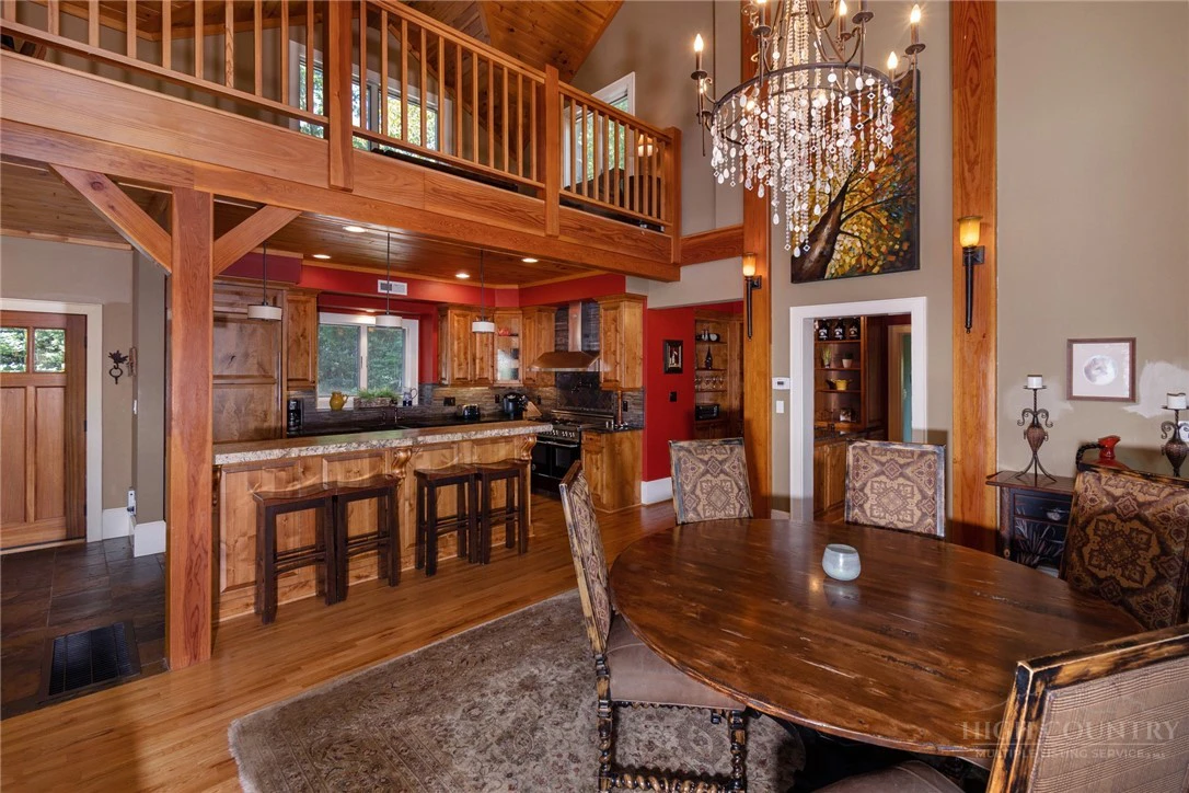 Image number 18 for the current listing
