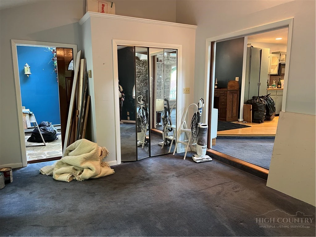 Image number 8 for the current listing