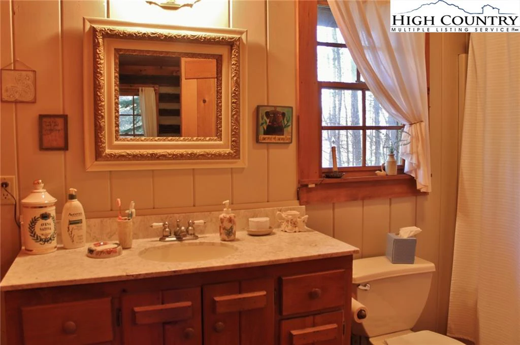 Image number 2 for the current listing