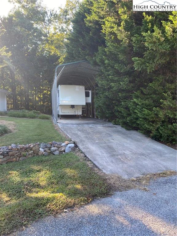 Image number 6 for the current listing